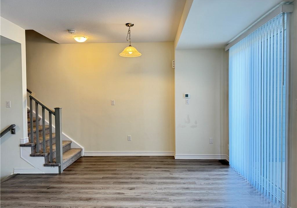 100-hollywood-court-waterloo-ontario-40855983