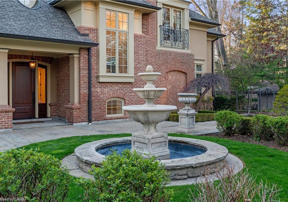 1081-argyle-drive-oakville-ontario-40856041