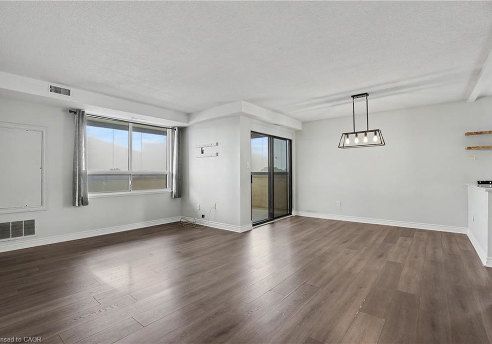 432-main-street-e-hamilton-ontario-40856058