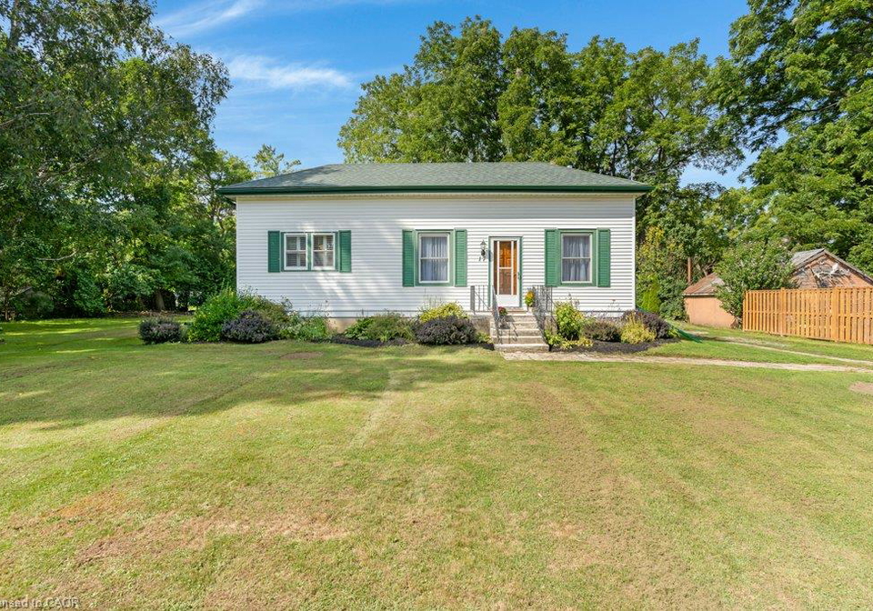 17-queen-street-north-dumfries-ontario-40856064