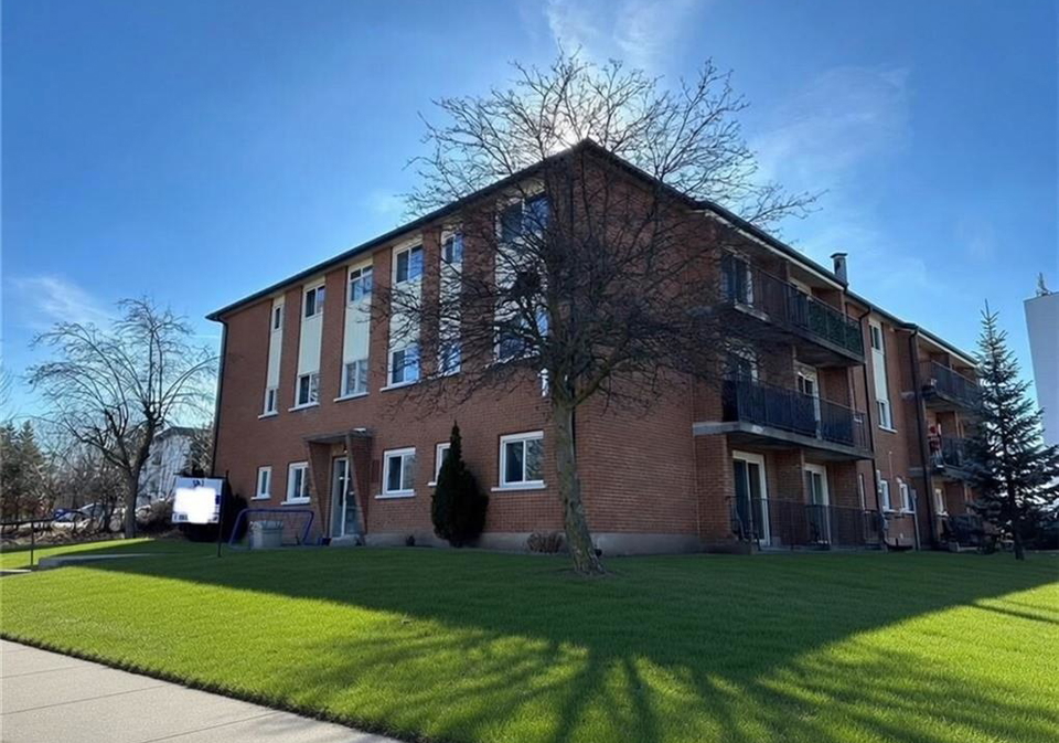 15-mowat-boulevard-kitchener-ontario-40856071