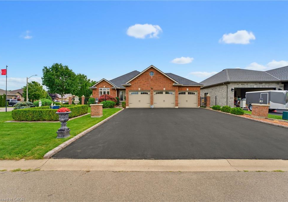 1-galinee-trail-port-dover-ontario-40856097