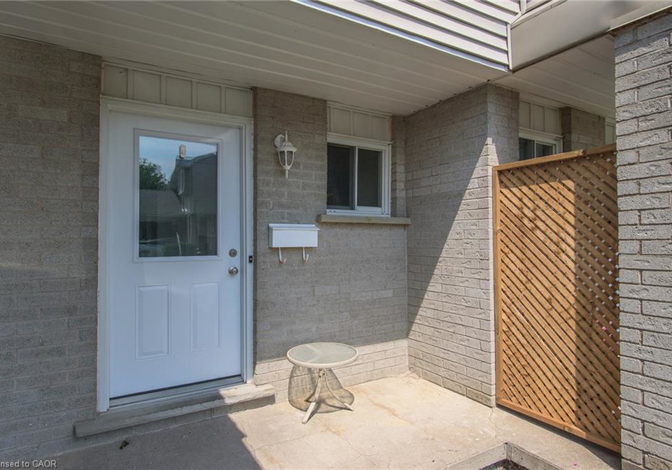 125-sekura-crescent-cambridge-ontario-40856110