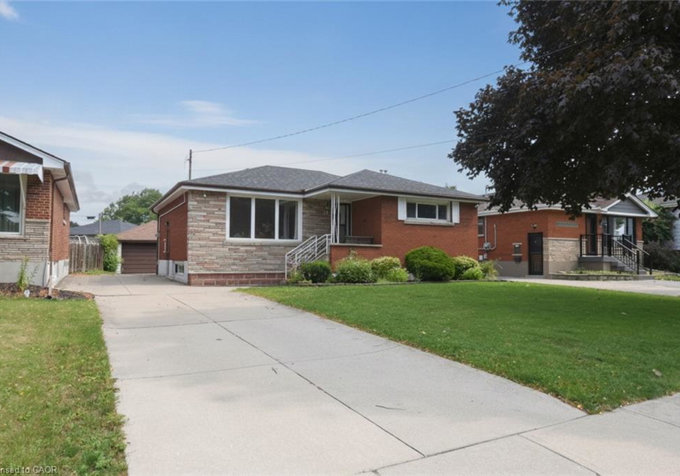 19-nova-drive-hamilton-ontario-40856114