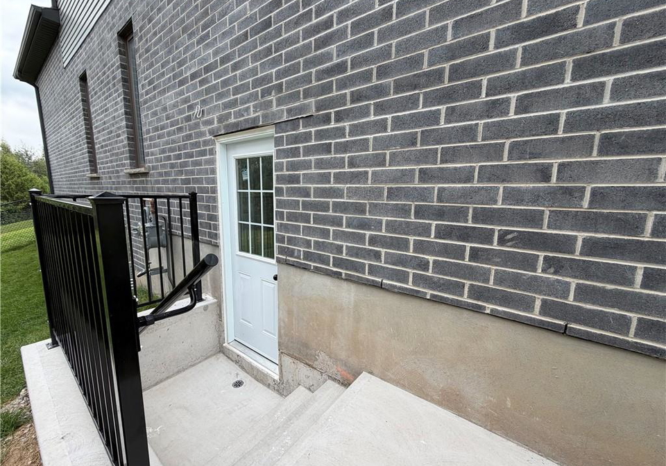 502-sundew-drive-waterloo-ontario-40856157