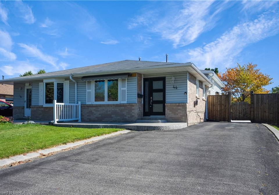 44-marblehead-crescent-brampton-ontario-40856163
