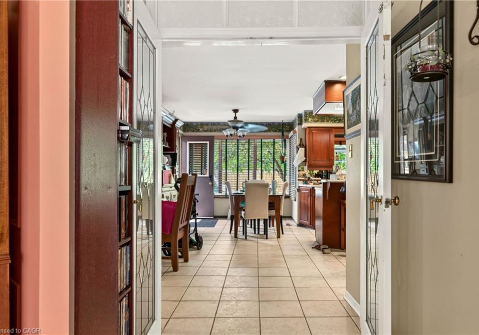 376-melanie-crescent-ancaster-ontario-40856182