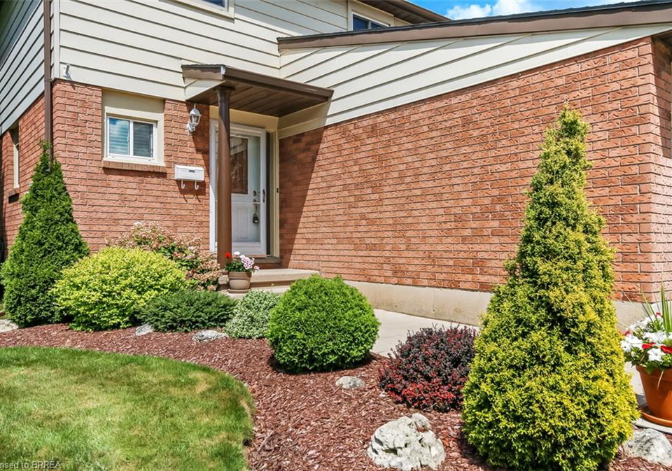 207-dunsdon-street-brantford-ontario-40856208