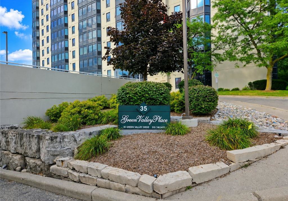35-green-valley-drive-kitchener-ontario-40856212