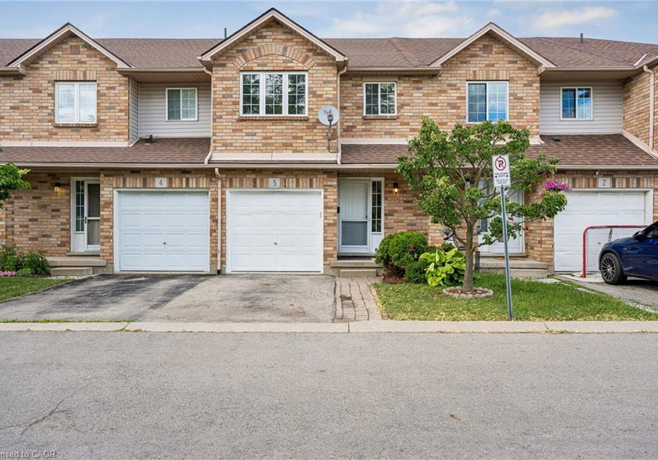 1860-upper-gage-avenue-hamilton-ontario-40856256