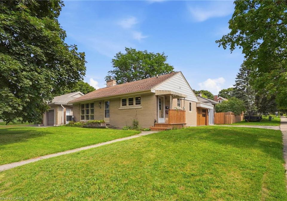 21-oakwood-avenue-kitchener-ontario-40856272