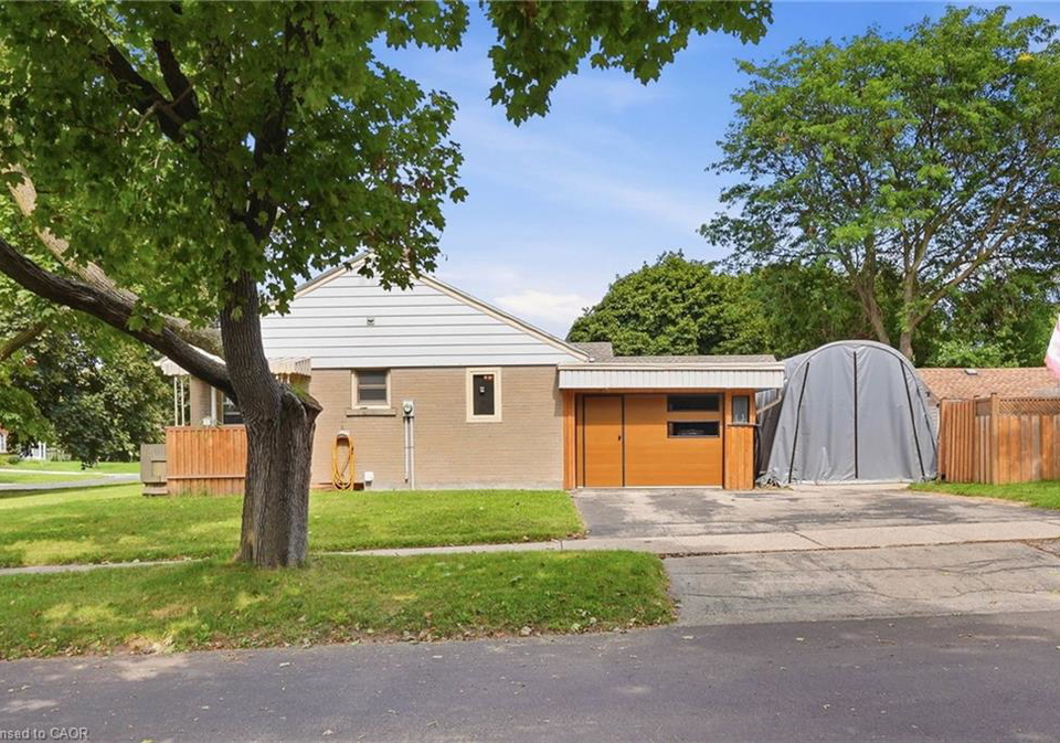 21-oakwood-avenue-kitchener-ontario-40856272