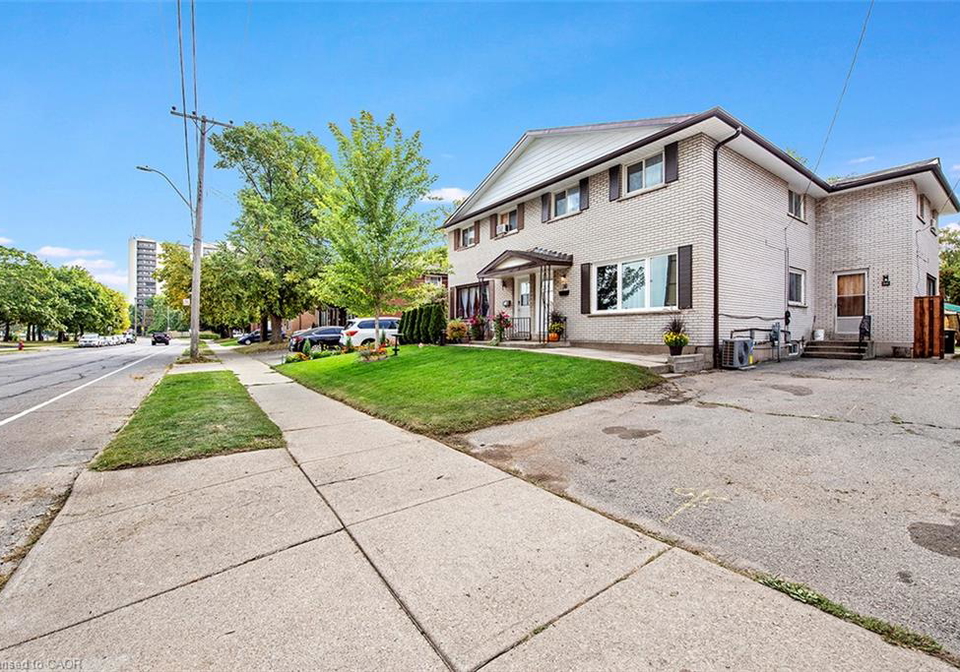 88-90-delawana-drive-hamilton-ontario-40856368