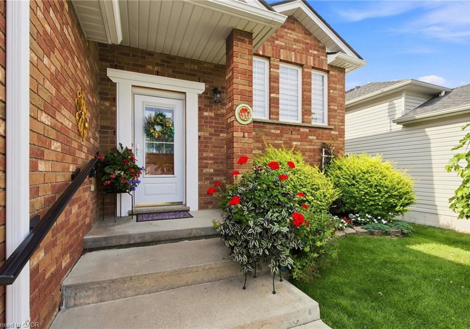 32-brewster-way-brantford-ontario-40856375