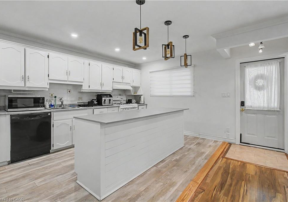 2110-cavendish-drive-burlington-ontario-40856376