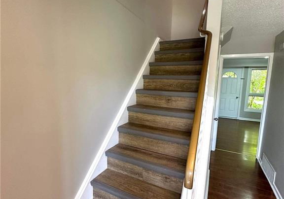 165-green-valley-drive-kitchener-ontario-40856395