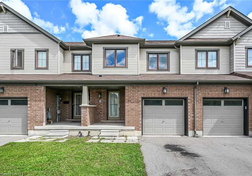 82-scarletwood-street-stoney-creek-ontario-40856410