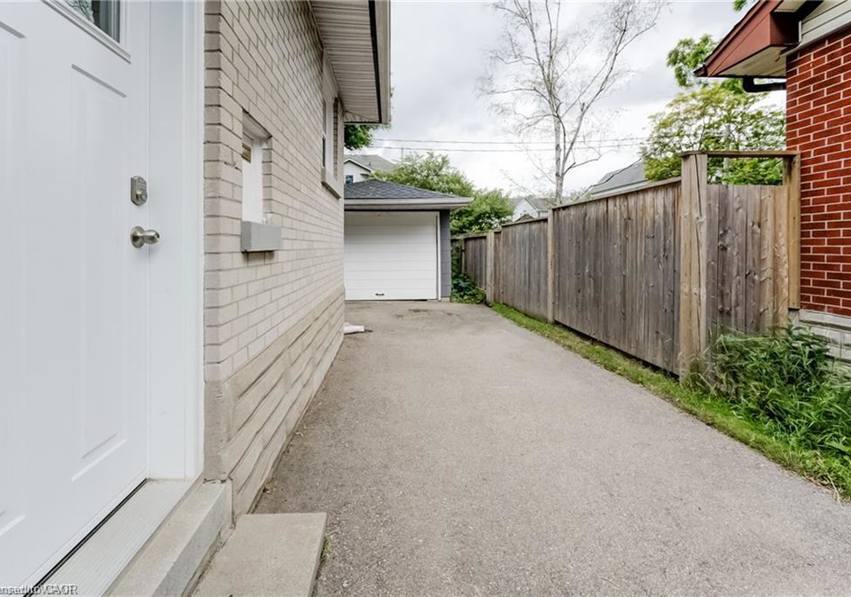 87-elgin-crescent-waterloo-ontario-40856412