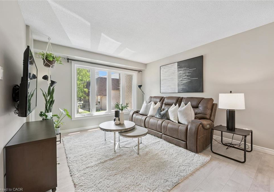 49-cedarwoods-crescent-kitchener-ontario-40856426