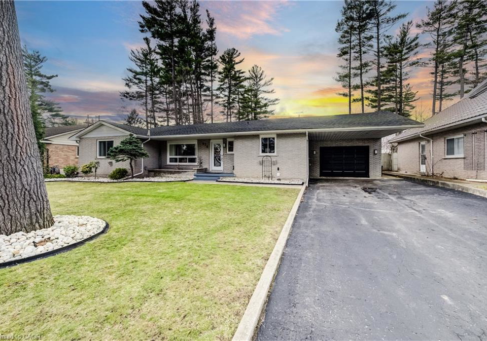 676-peel-street-delhi-ontario-40856436