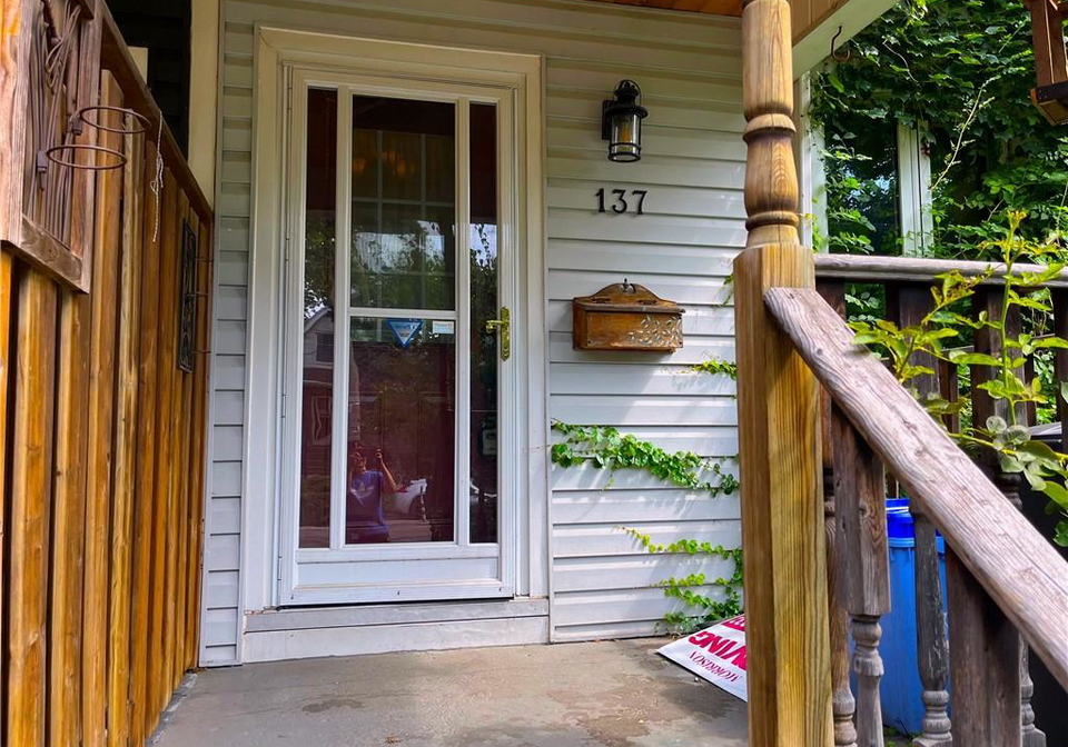 137-maplewood-avenue-hamilton-ontario-40856439