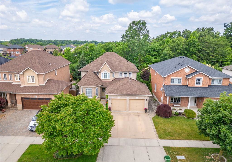 26-shadetree-crescent-stoney-creek-ontario-40856469