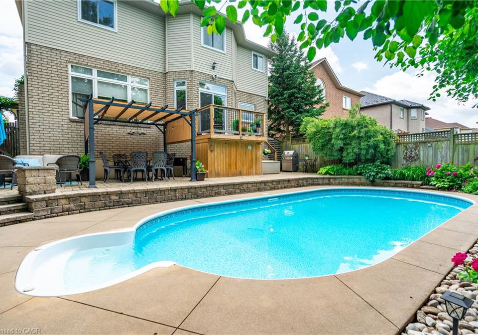 26-shadetree-crescent-stoney-creek-ontario-40856469
