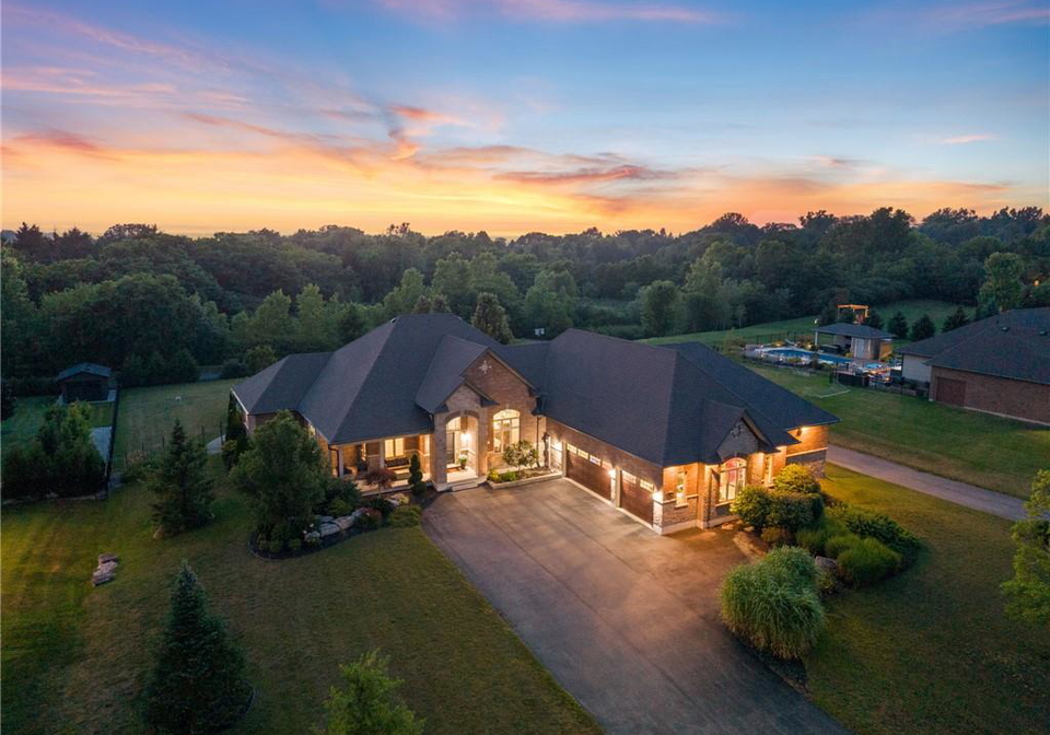 13-wingrove-woods-brantford-ontario-40856478