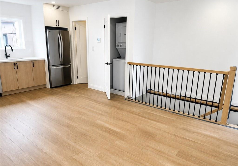 17-white-avenue-north-york-ontario-40856531
