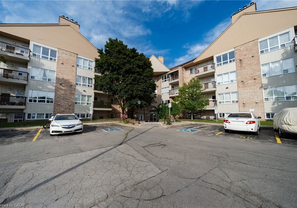 15-hofstetter-avenue-kitchener-ontario-40856532