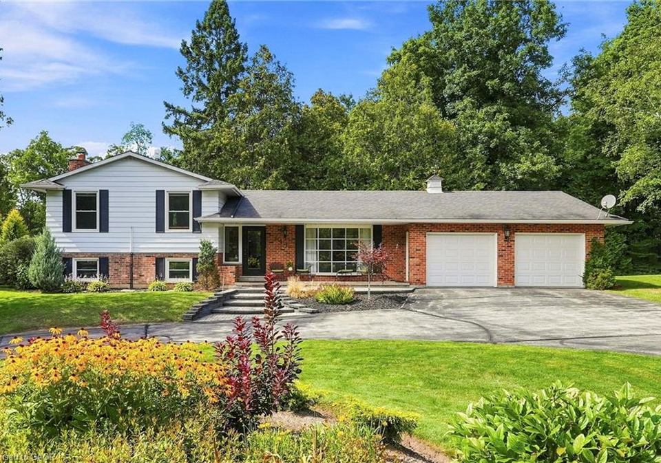 547-concession-11-e-freelton-ontario-40856539