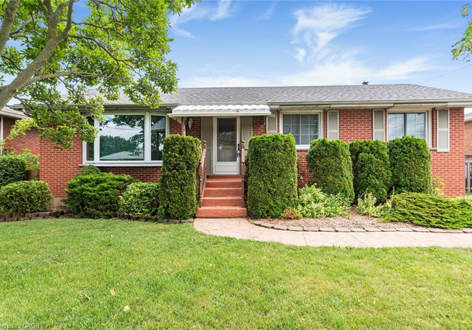 37-lorne-avenue-grimsby-ontario-40856562