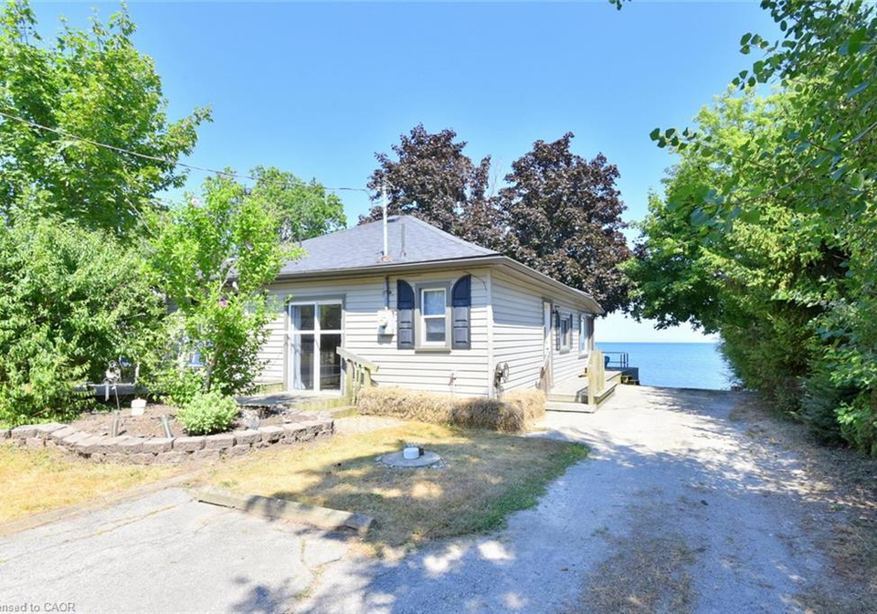 32-hamdun-lane-selkirk-ontario-40856575