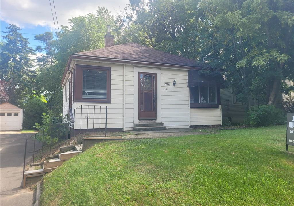 241-haddon-avenue-s-hamilton-ontario-40856674