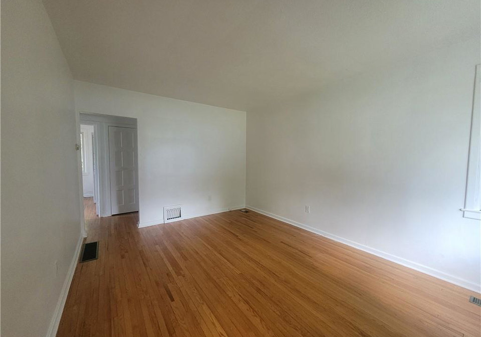 241-haddon-avenue-s-hamilton-ontario-40856674