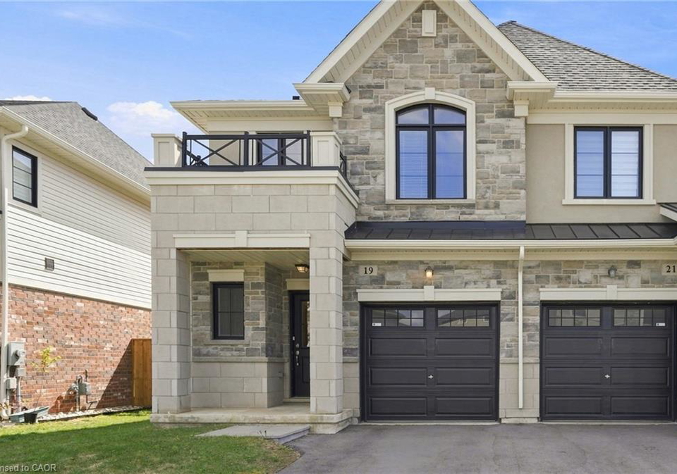 19-mia-drive-hamilton-ontario-40856686
