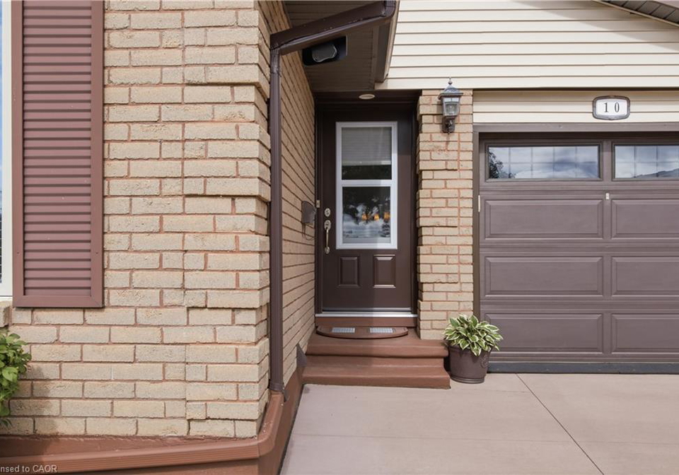 10-macatee-place-cambridge-ontario-40856715