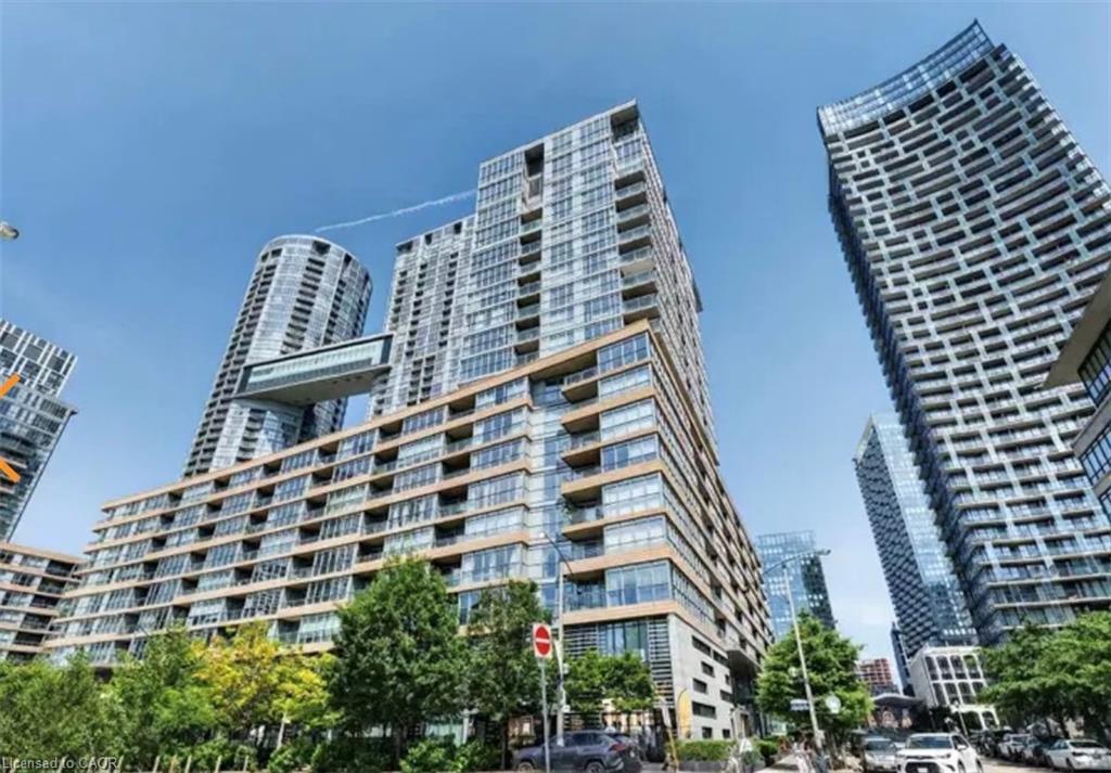10-capreol-court-toronto-ontario-40856716