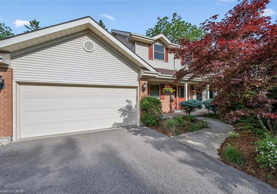 21-tinatawa-court-kitchener-ontario-40856731