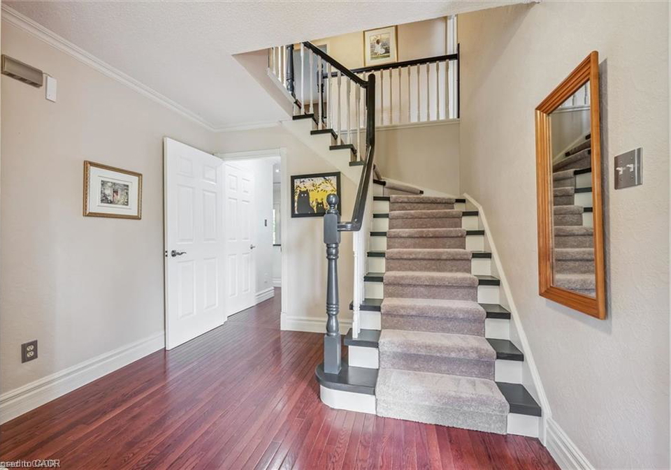 21-tinatawa-court-kitchener-ontario-40856731