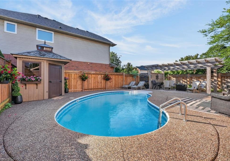 37-hickory-crescent-grimsby-ontario-40856773