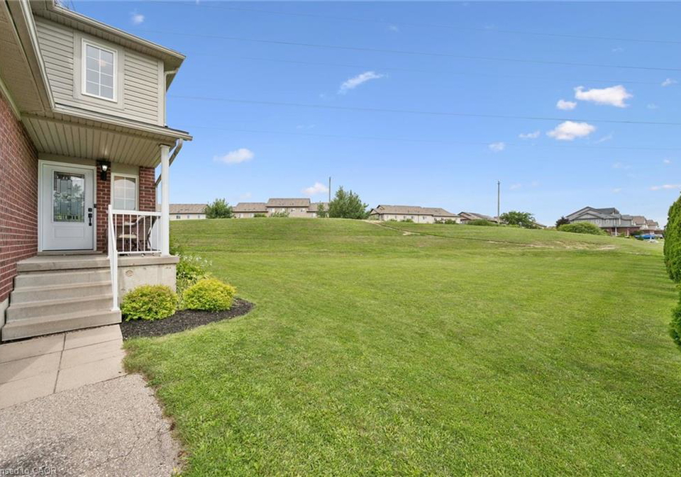 308-parkvale-drive-kitchener-ontario-40856795