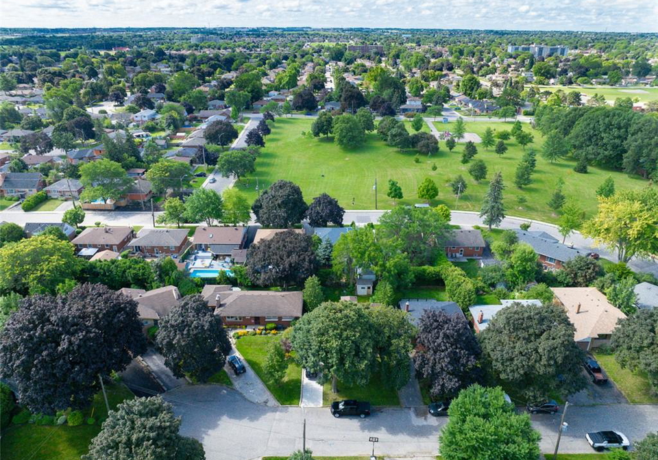 20-keen-court-hamilton-ontario-40856798