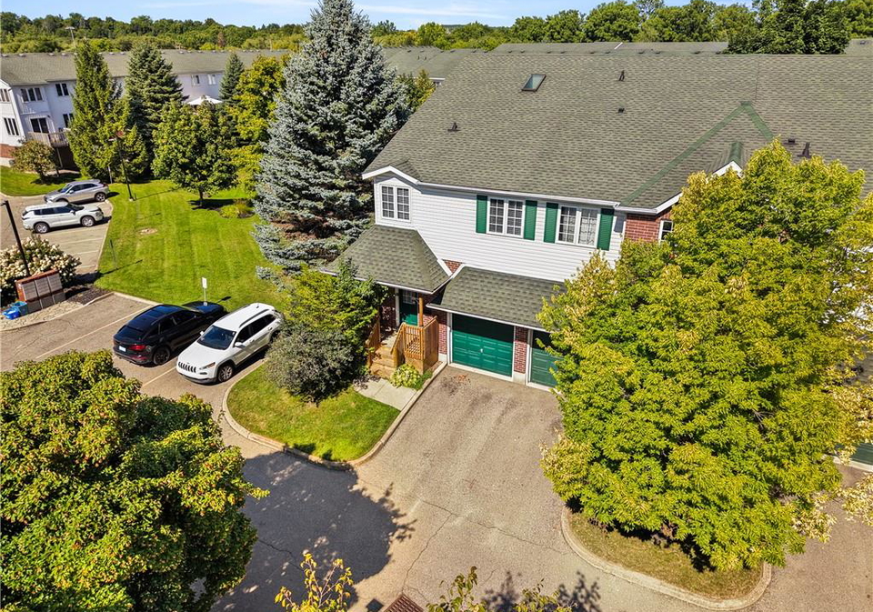 42-green-valley-drive-kitchener-ontario-40856840