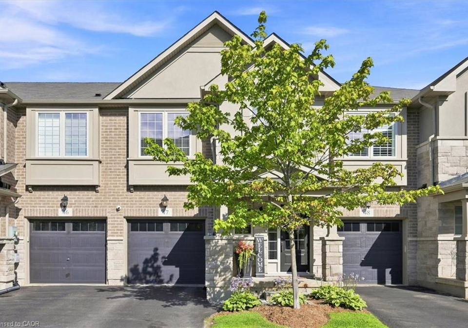 215-dundas-street-e-waterdown-ontario-40856881