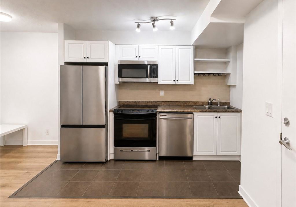 600-fleet-street-toronto-ontario-40856888