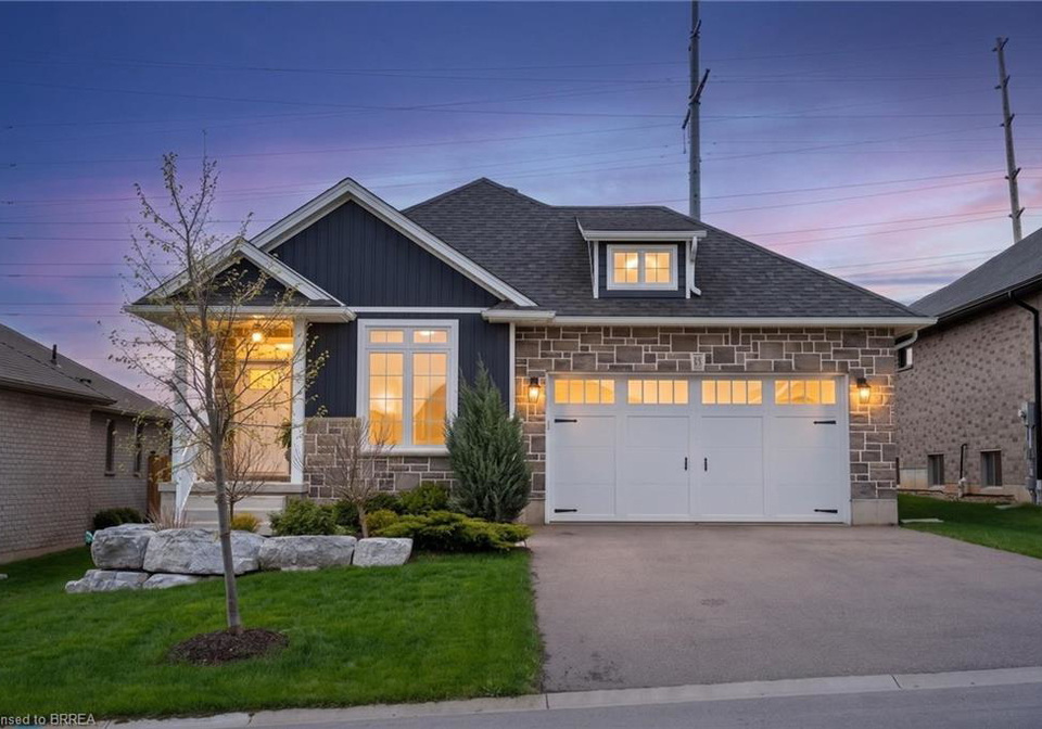 13-masters-lane-paris-ontario-40856943
