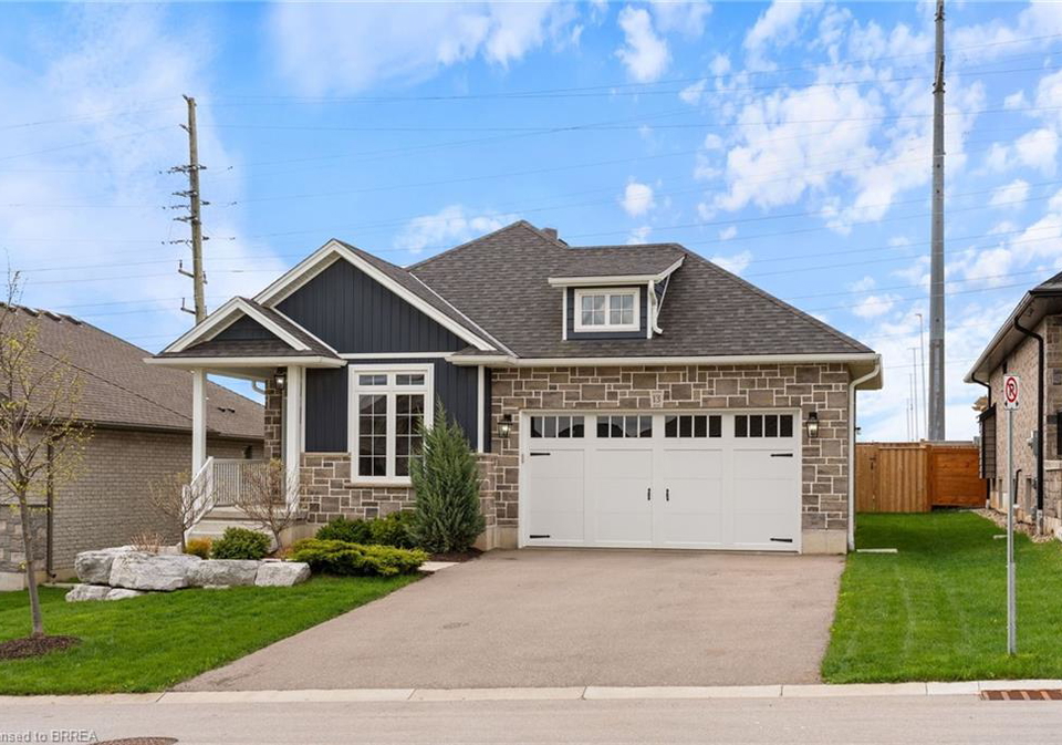 13-masters-lane-paris-ontario-40856943