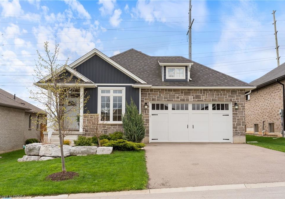 13-masters-lane-paris-ontario-40856943