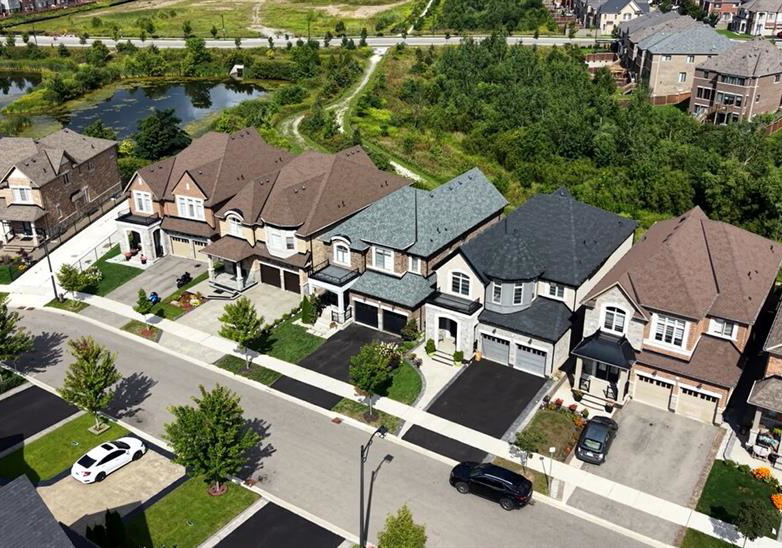461-parent-place-milton-ontario-40857005